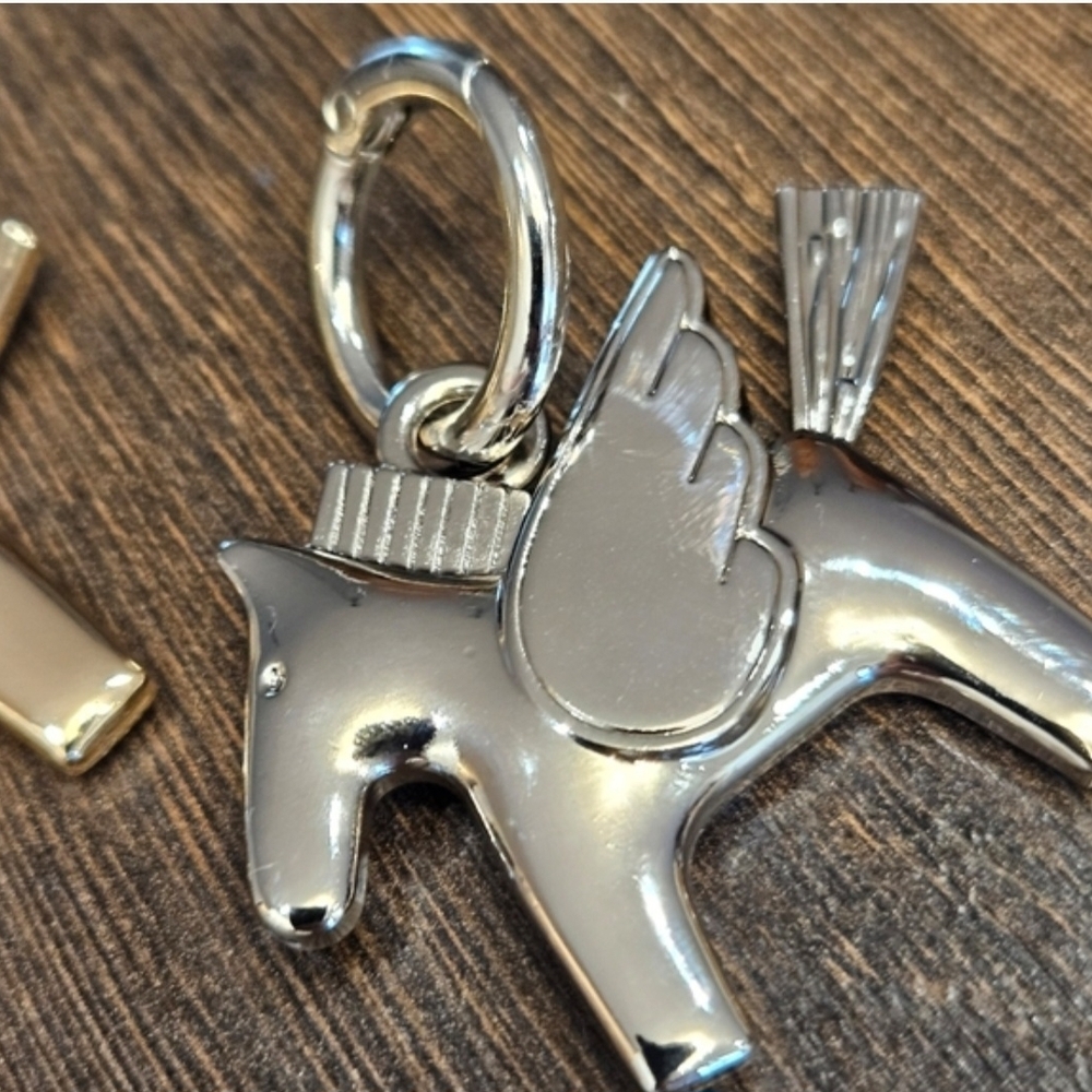 Winged Horse Bag Charm (Silver) - Picture 5 of 5